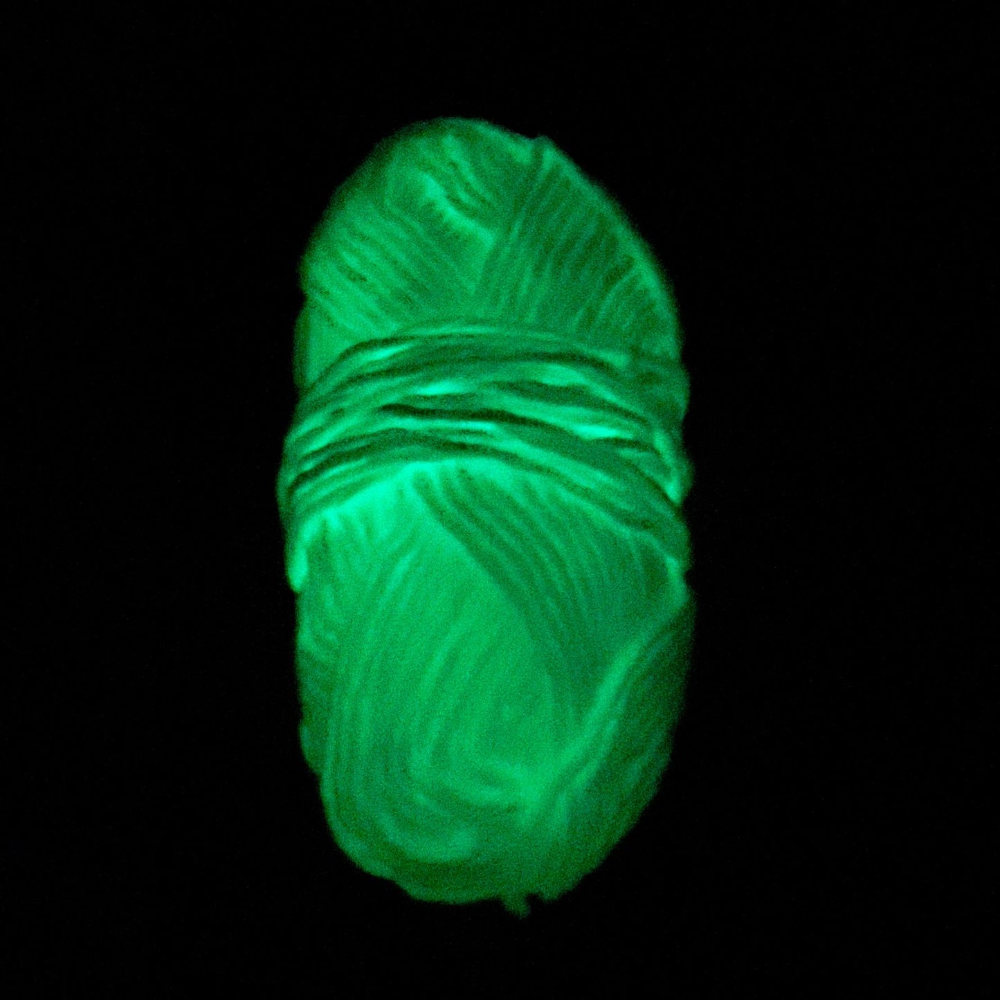 Hilaza fotoluminiscente